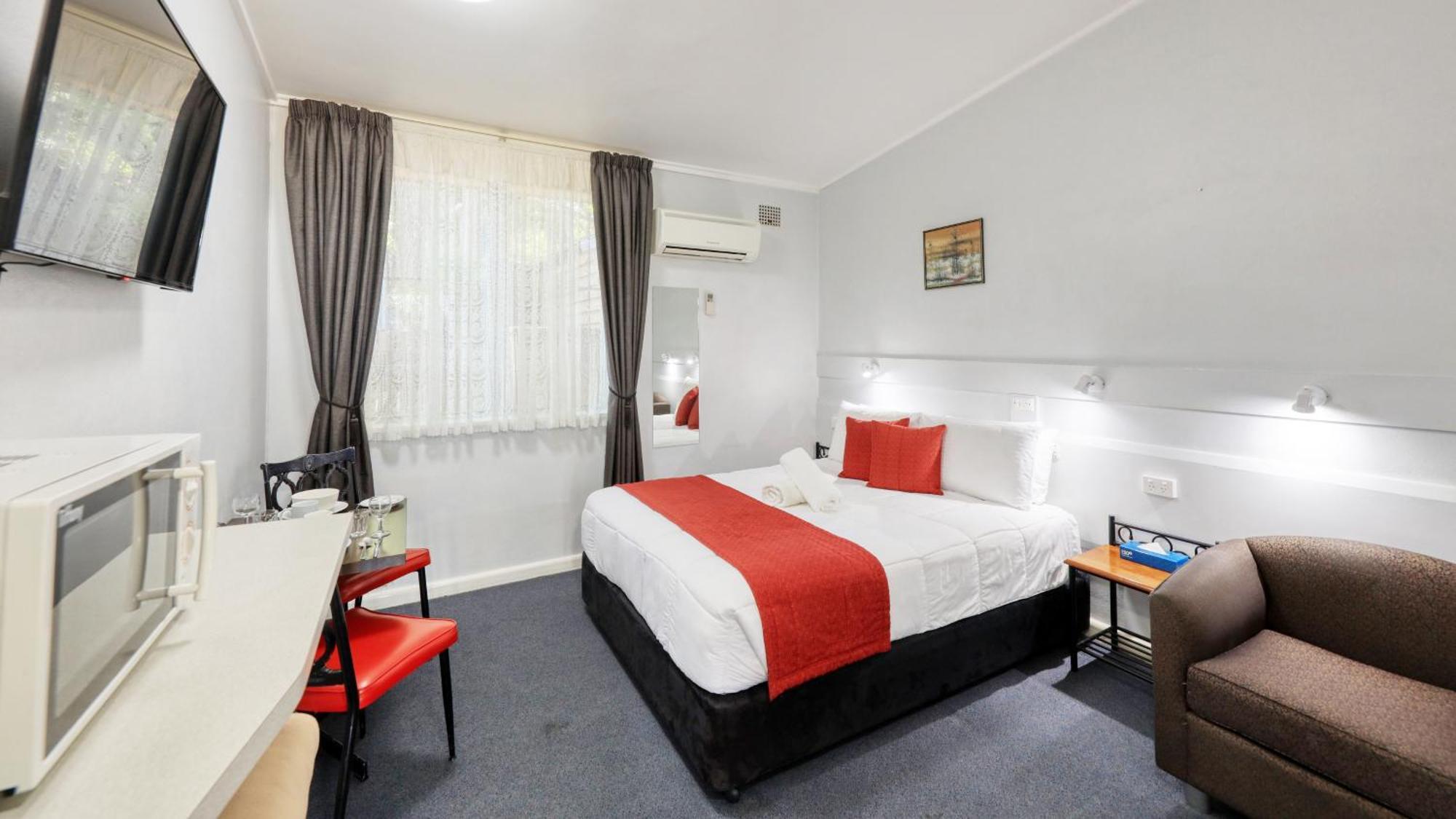 Cbd Gi Motel Глен-Иннес Экстерьер фото