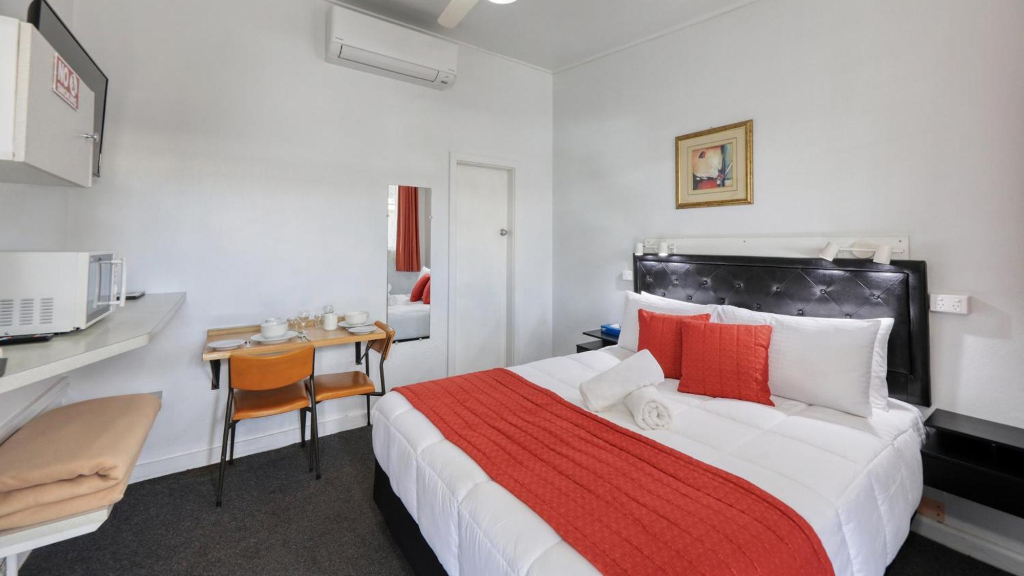 Cbd Gi Motel Глен-Иннес Экстерьер фото