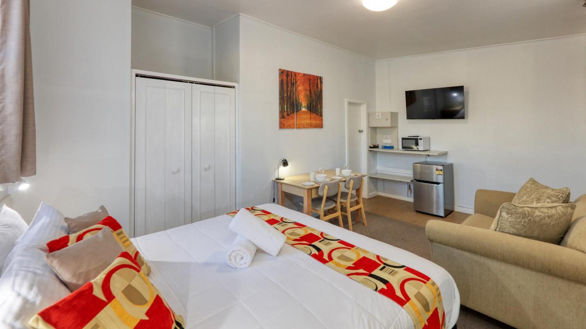 Cbd Gi Motel Глен-Иннес Экстерьер фото